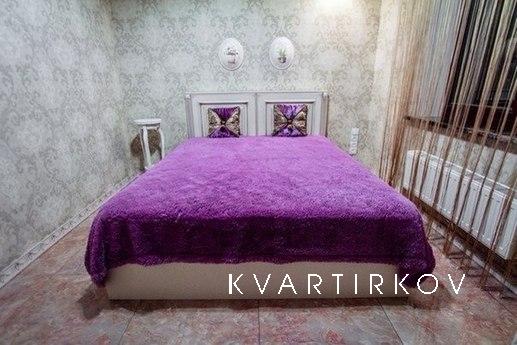 VIP apartment in a new house on the Gree, Odessa - apartment by the day