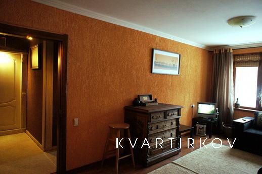 with a design renovation in the center, Naberezhnye Chelny - apartment by the day