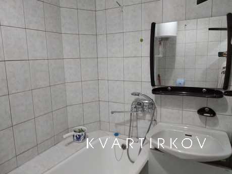 2 bedroom apartment on Gorky, Ростов-на-Дону - квартира подобово