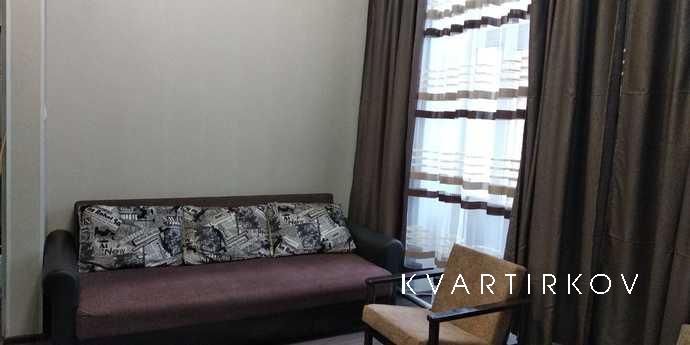 Clean, bright and comfortable 2-room apartment in the very c