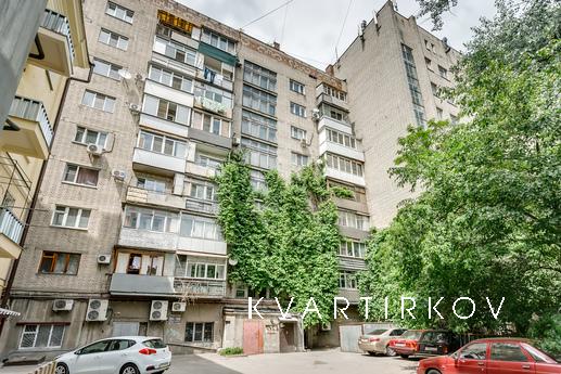 2-room apartment on Bolshaya Sadovaya, Rostov-on-Don - apartment by the day