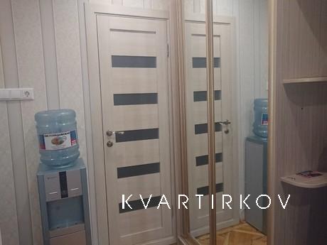 2 bedroom apartment on Krasnoarmeyskaya, Rostov-on-Don - apartment by the day