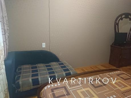 2 bedroom apartment on Krasnoarmeyskaya, Rostov-on-Don - apartment by the day