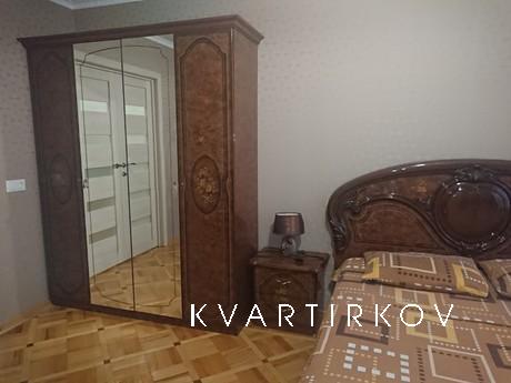 2 bedroom apartment on Krasnoarmeyskaya, Rostov-on-Don - apartment by the day
