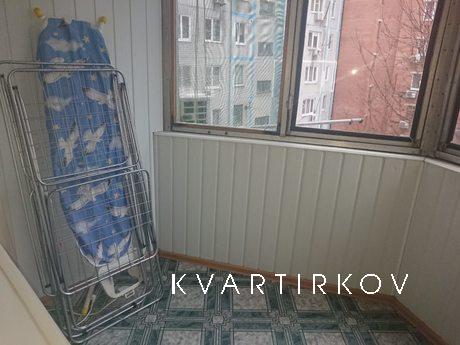 2 bedroom apartment on Krasnoarmeyskaya, Rostov-on-Don - apartment by the day