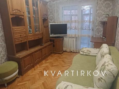 2 bedroom apartment on Krasnoarmeyskaya, Rostov-on-Don - apartment by the day