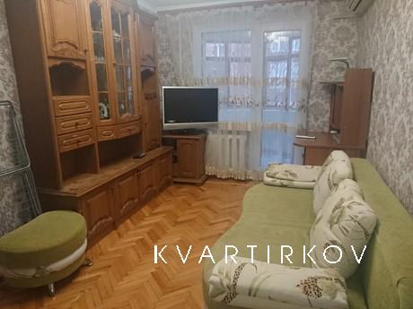 2 bedroom apartment on Krasnoarmeyskaya, Rostov-on-Don - apartment by the day