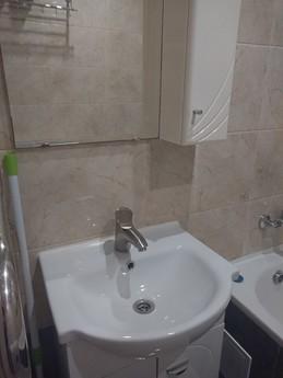 2 bedroom apartment on Krasnoarmeyskaya, Rostov-on-Don - apartment by the day