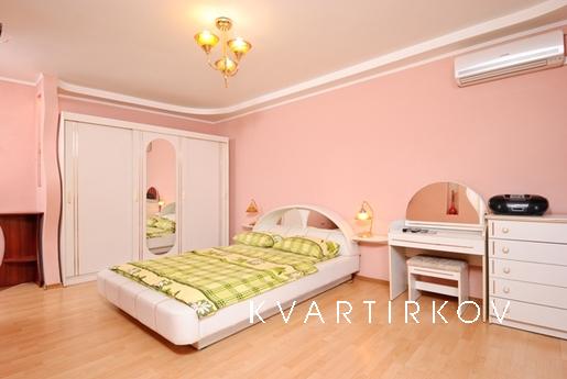 Отличная 1 квартира на КРАСНОЛЕСЬЕ, Екатеринбург - квартира посуточно