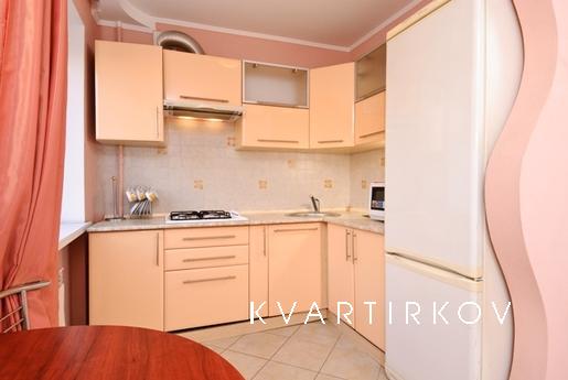 Отличная 1 квартира на КРАСНОЛЕСЬЕ, Екатеринбург - квартира посуточно