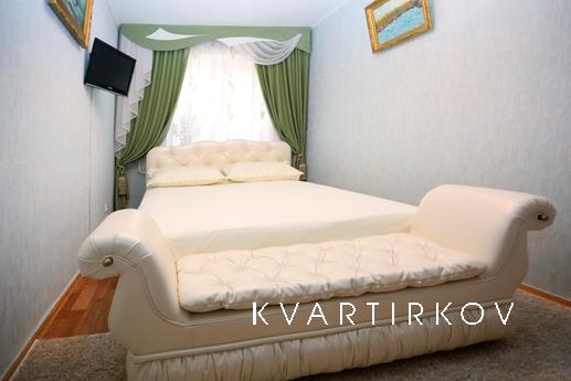 Comfortable 3-bedroom. Apartment for ren, Yevpatoriya - apartment by the day
