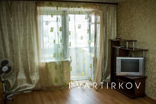 1-комн. ВОЗЛЕ МЕТРО, РЯДОМ АКВОПАРК, Екатеринбург - квартира посуточно