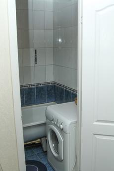 1-комн. ВИЗ, рядом с домом пруд, Екатеринбург - квартира посуточно