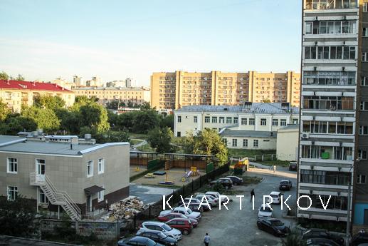 1-комн. ВИЗ, рядом с домом пруд, Екатеринбург - квартира посуточно