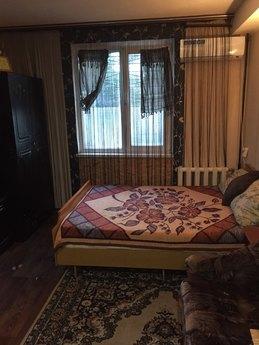 Rent a romantic apartment on the street. Vysotsky, 9 with a 
