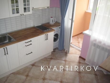 Сдаю 1-к кв. посуточно. Без посредников. Новый дом, бытовая 