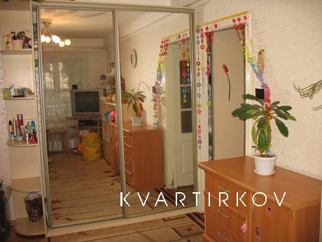 2nd cozy apartment in the area rarkrvoy, Kyiv - apartment by the day