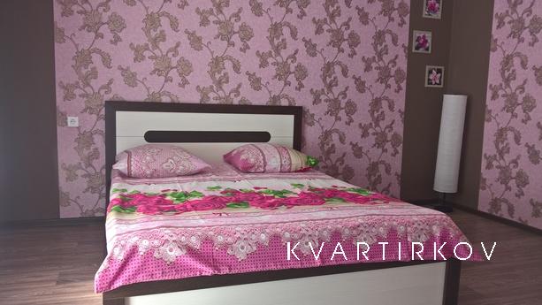 Прекрасная квартира в центре города с новым евроремонтом и м