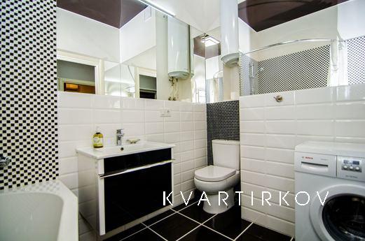Designer apartment not far from the sea!, Odessa - apartment by the day