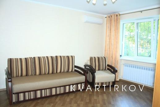 The apartment-hotel is located on the street. Suprun 32, on 
