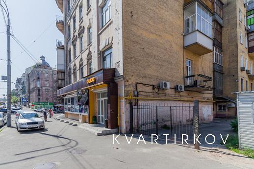 Daily two-room apartment, Kyiv - apartment by the day