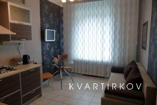 Цена за сутки: 1 600 р., 
За ночь: 1200 р.
Цена за 3 часа: 1