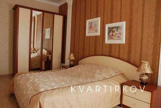 Цена за сутки: 2 000 р., 
За ночь: 1 600 р.
Цена за 3 часа: 