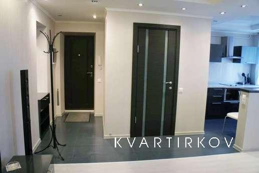 Цена за сутки: 2 000 р., 
За ночь: 1 500 р.
Цена за 3 часа: 