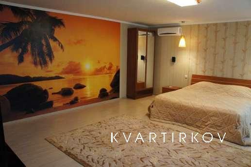 Цена за сутки: 2 000 р., 
За ночь: 1 500 р.
Цена за 3 часа: 