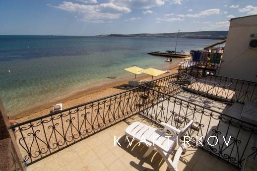 Accommodation by the sea, Feodosia - apartment by the day