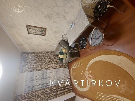 Rent a beautiful 2-bedroom apartment, Kropyvnytskyi (Kirovohrad) - apartment by the day