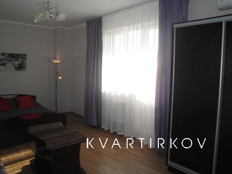 Евро,  центр г.Краснодар ул.Промышленная, Краснодар - квартира посуточно