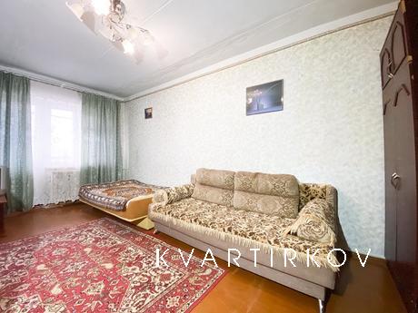 Economy option in the very center of Bak, Bakhmut (Artemivsk) - apartment by the day