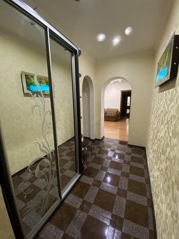 Luxury 2-bedroom apartment with WI-FI!, Dnipro (Dnipropetrovsk) - apartment by the day