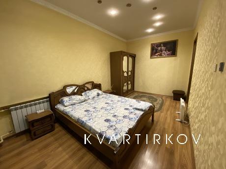 Luxury 2-bedroom apartment with WI-FI!, Dnipro (Dnipropetrovsk) - apartment by the day
