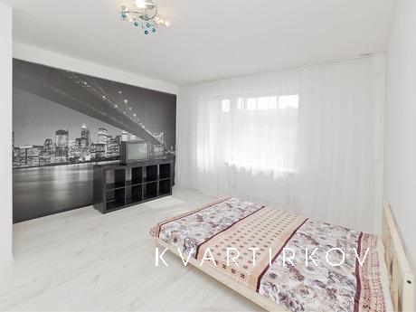 Светлая, чистая, просторная однокомнатная квартира бизнес-кл