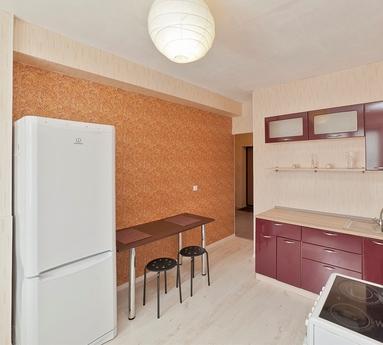 Юго-Запад. ТЦ КИТ., Екатеринбург - квартира посуточно