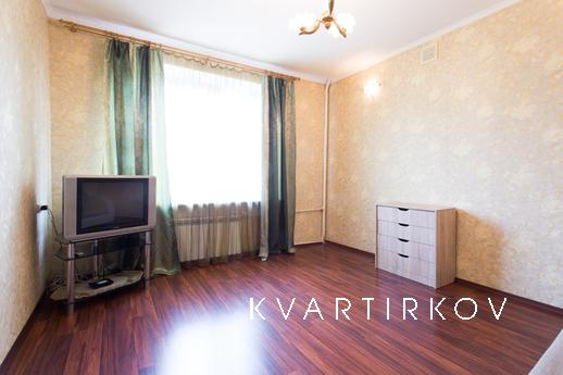 2 bedroom apartment m. University, Kharkiv - apartment by the day