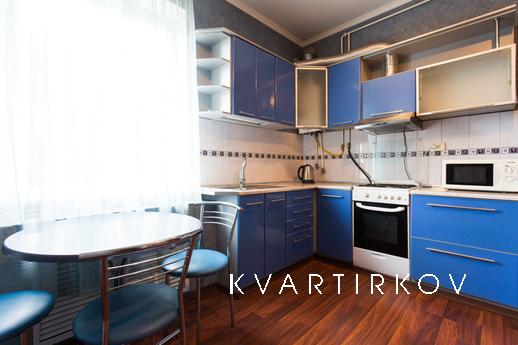2 bedroom apartment m. University, Kharkiv - apartment by the day