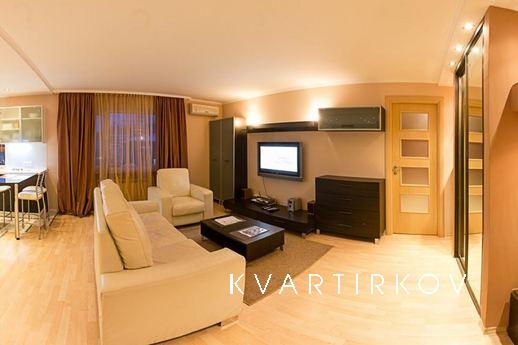 Studio apartment is located on the main avenue of the city, 