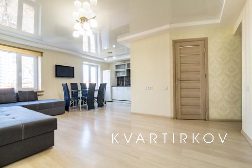 Most City 3-bedrooms VIP apartment, Dnipro (Dnipropetrovsk) - apartment by the day