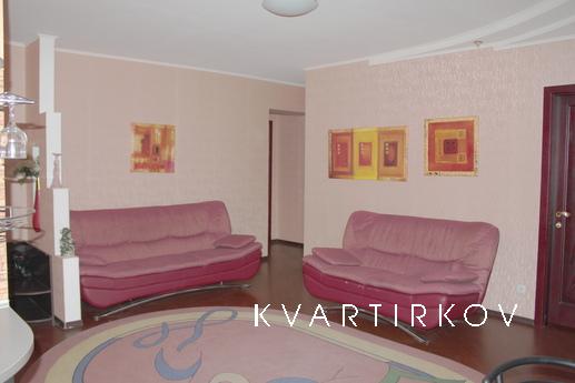 трикімнатна VIP квартира подобово, Дніпро (Дніпропетровськ) - квартира подобово