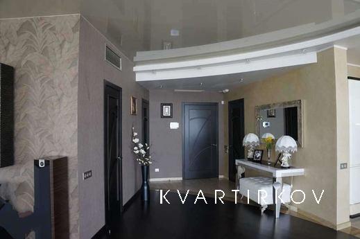 Two bedroom studio apartment, Dnipro (Dnipropetrovsk) - apartment by the day