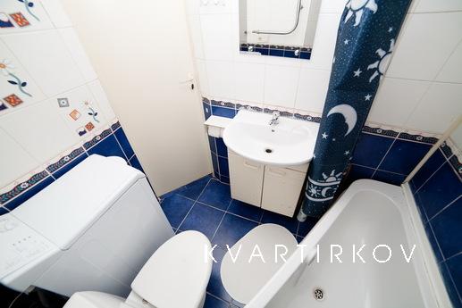 One-bedroom apartment in the heart, Yekaterinburg - apartment by the day