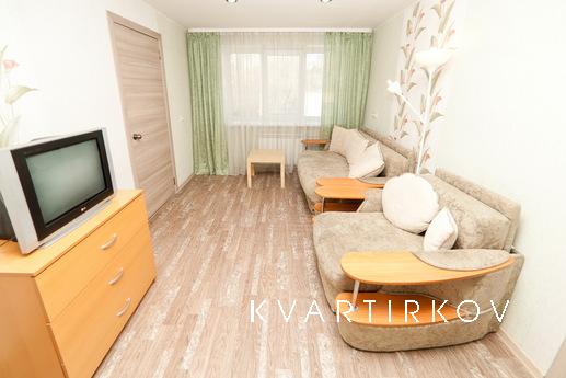 One-bedroom apartment in the heart, Yekaterinburg - apartment by the day