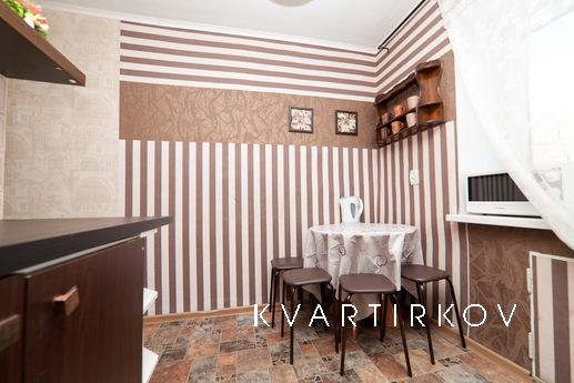 One-bedroom apartment in the heart, Yekaterinburg - apartment by the day