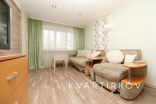 One-bedroom apartment in the heart, Yekaterinburg - apartment by the day