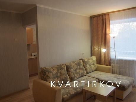 Отличная, тёплая, после ремонта квартира. Тихий двор, отличн