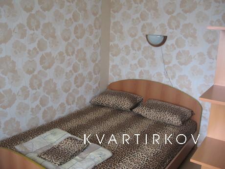 Дом расположен на перекрёстке Куйбышева-Хохрякова.  15 минут