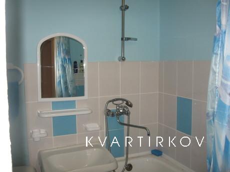 Квартира на Хохрякова, 100, Екатеринбург - квартира посуточно